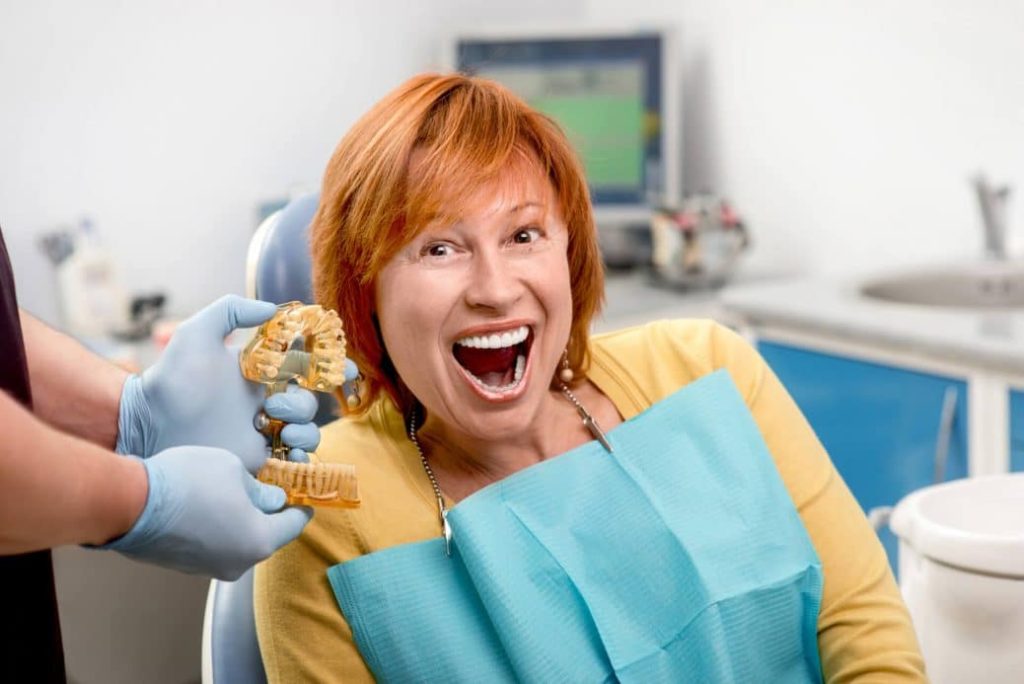 Finding the Best Way to Get the Cheap Dental Implants