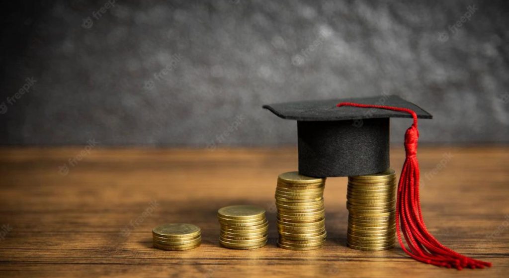 Apply Now for The Semper Solaris Scholarship: Get Rewarded for Pursuing Renewable Energy!