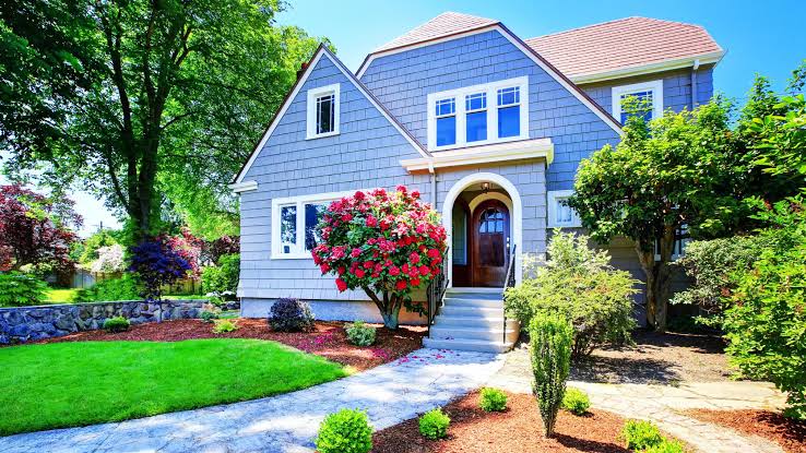 9 Small Business Curb Appeal Fixes That Pay for Themselves